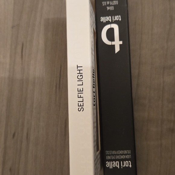 Selfie Lite Adhesive Lashes Toribelle New - Picture 2 of 2